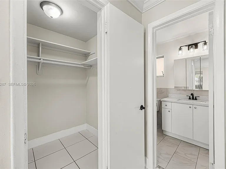 5450 Hollywood Blvd #107 — Photo 11