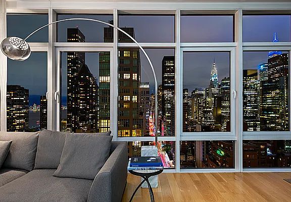 4th image of 310 E 53rd St #26BC