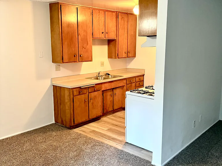 701 N Maple St #2 — Photo 2