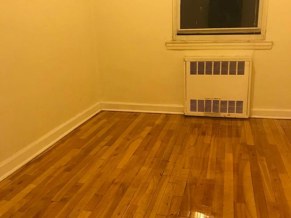 1st image of 8829 19th Ave #1