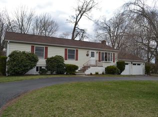 246 Rockefeller Ln, Red Hook, NY 12571