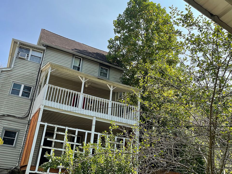 2nd image of 425 Cumberland St