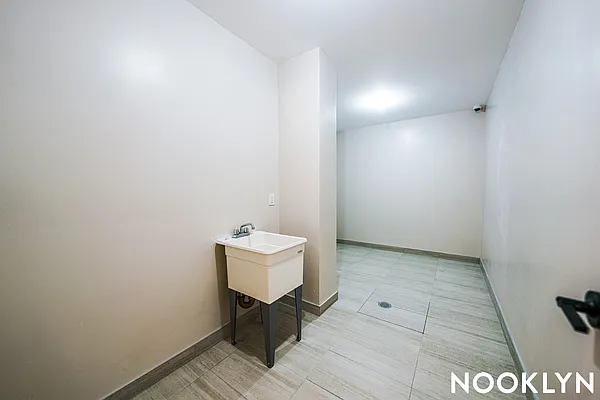 Rented by Nooklyn NYC LLC | media 34