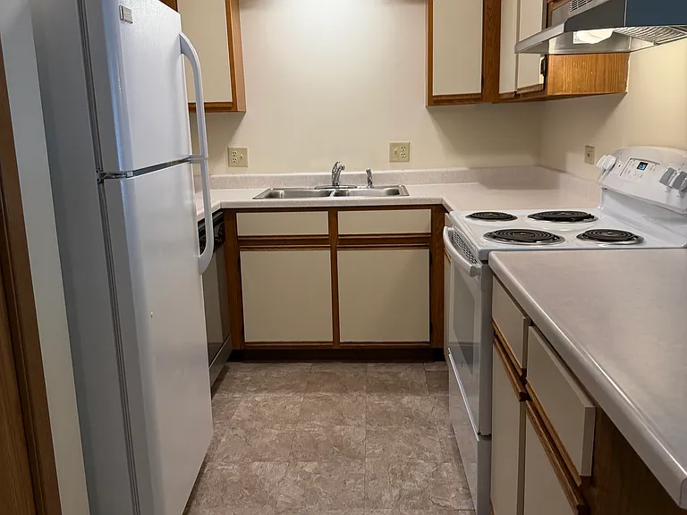342 Lake St — Photo 26