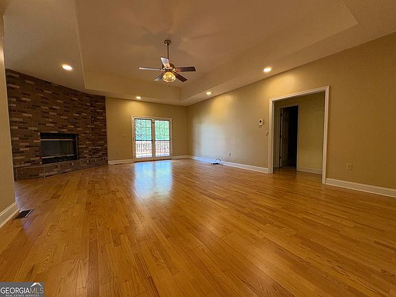 4th image of 284 Kewanee Dr