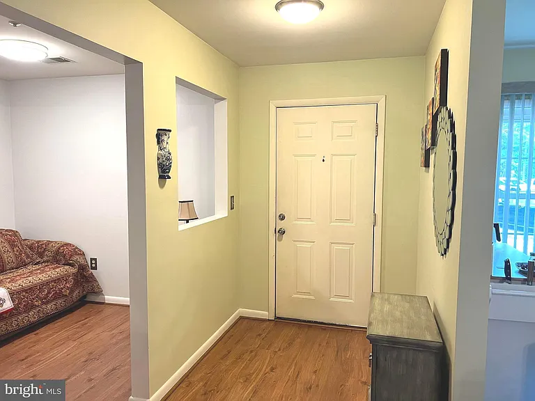 50 Sandstone Ct #B — Photo 11