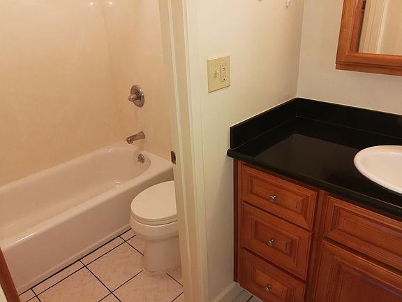 4th image of 2535 College Ave APT 208