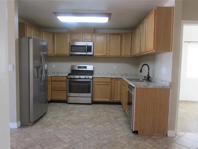548 Ramar Rd — Photo 4