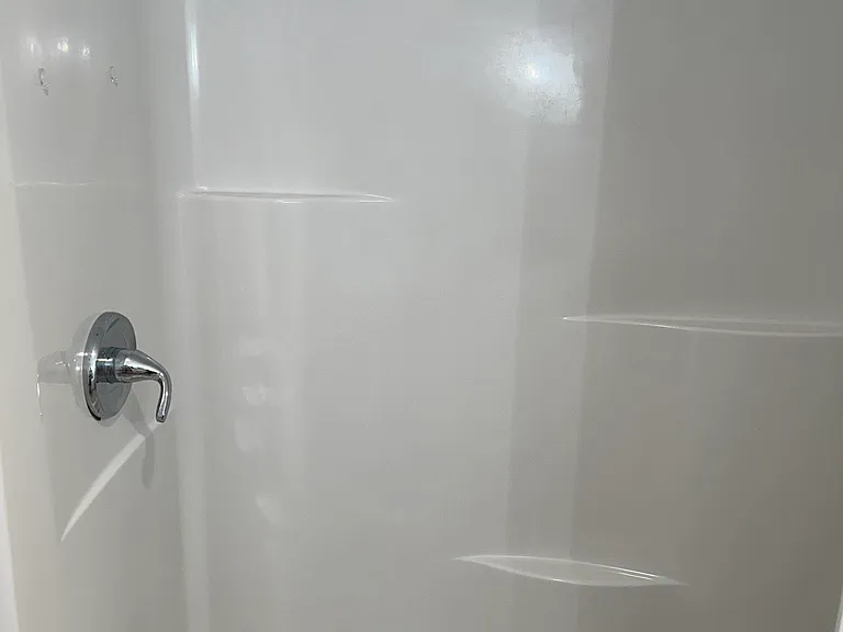 Shower/tub combo in bathroom
