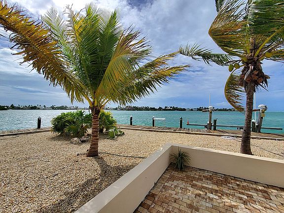3rd image of 11785 5th Avenue Ocean
