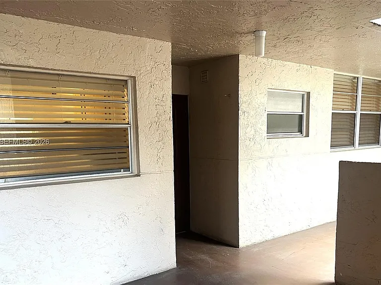 9531 Seagrape Dr #305 — Photo 2