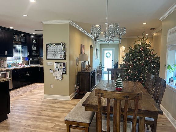 3rd image of 252 Linwood Dr