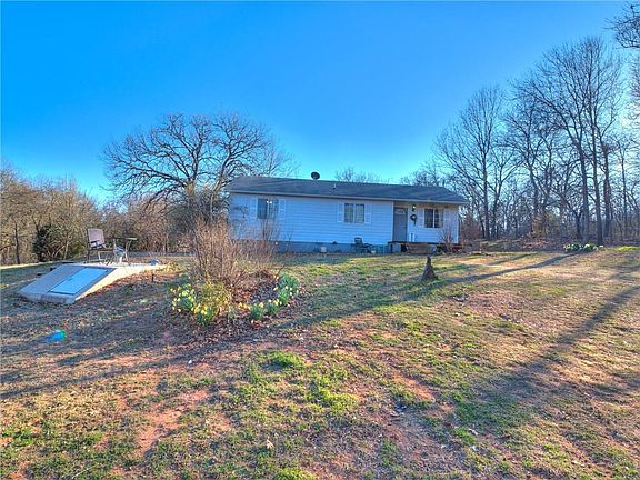3rd image of 16710 Topaz Ln