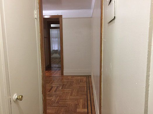 4th image of 2211 33rd St APT 4A