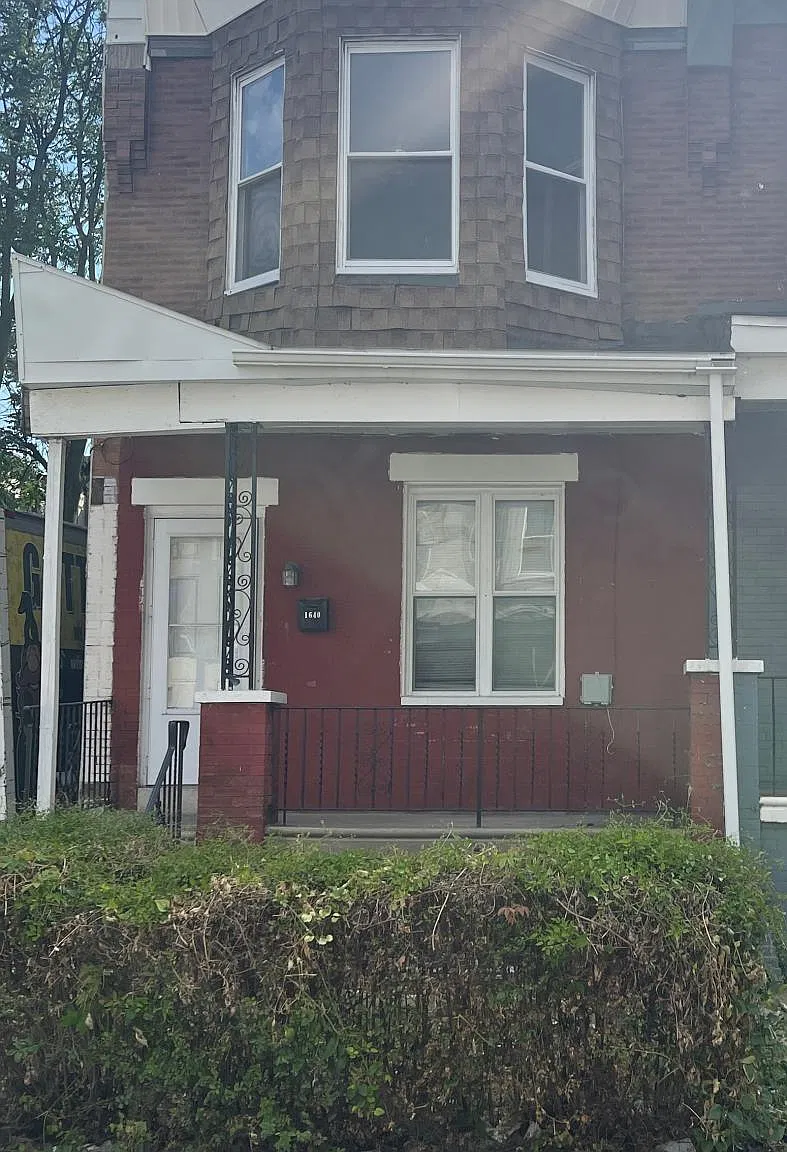 1640 S Frazier St — Photo 2