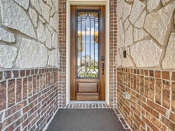 5th image of 20255 Aspenwilde Dr