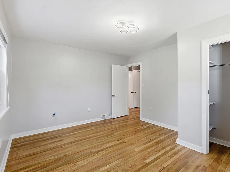 257 Moreland Rd — Photo 23