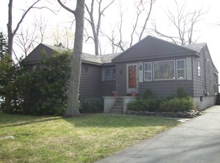 133 Beach Park Rd, Clinton, CT 06413