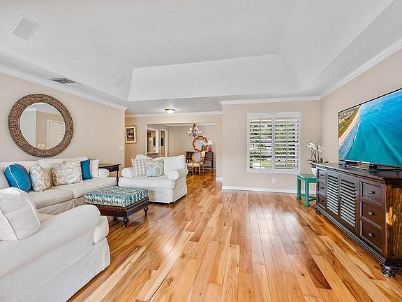 5th image of 11246 Riverwood Place
