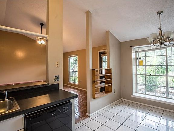 5th image of 3868 Berkshire Ct