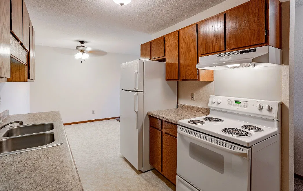 Parkview Apartments — Photo 3