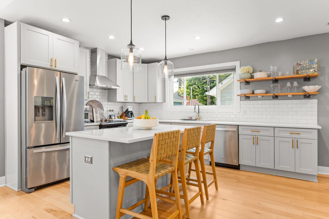 next background image