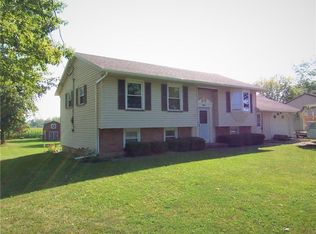 8935 Clipnock Rd, Stafford, NY 14143