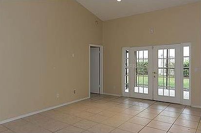 4th image of 2319 Quaker Ct