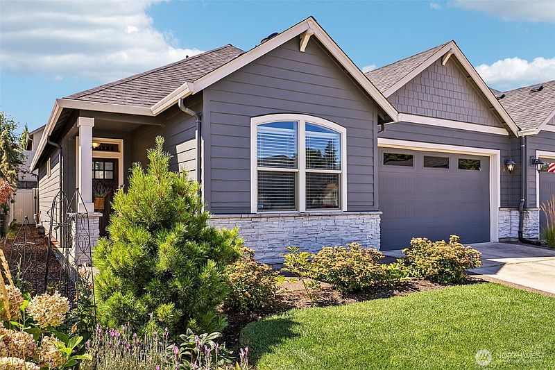 2nd image of 17318 NE 17th Avenue
