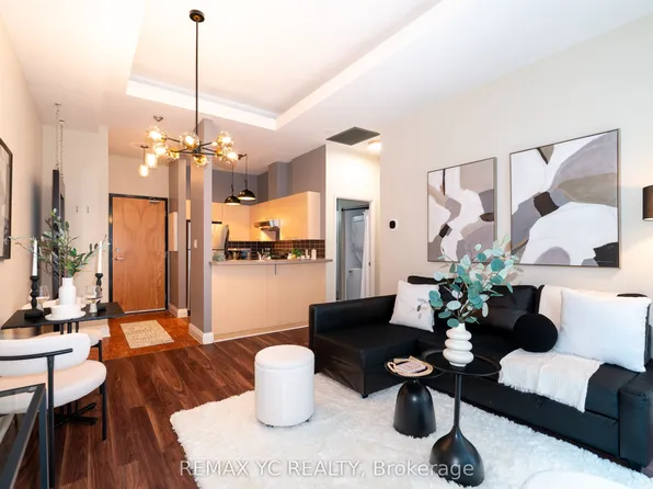 8 Wellesley St E #306, Toronto, ON M4Y 3B2