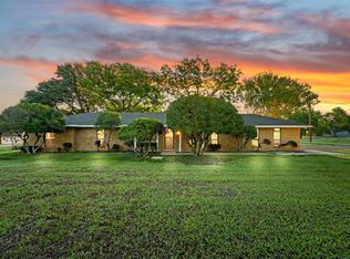 700 Buckboard St, Ovilla, TX 75154