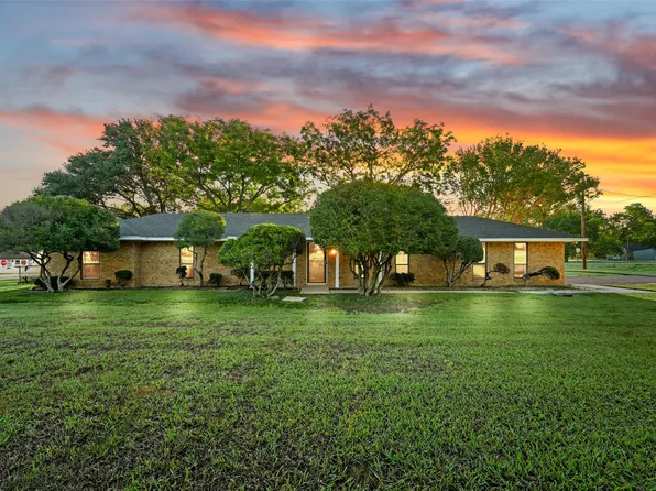 700 Buckboard St, Ovilla, TX 75154