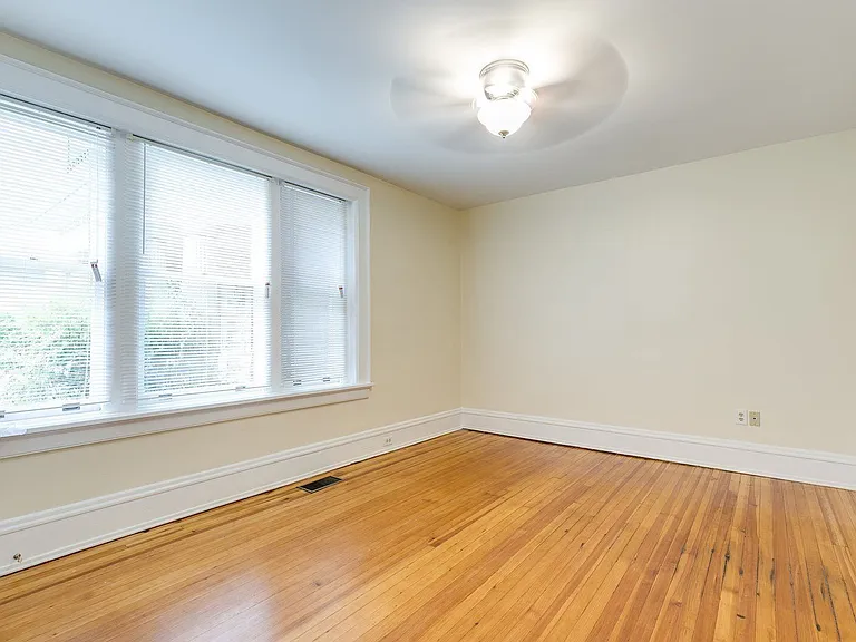 2602 Monument Ave — Photo 22