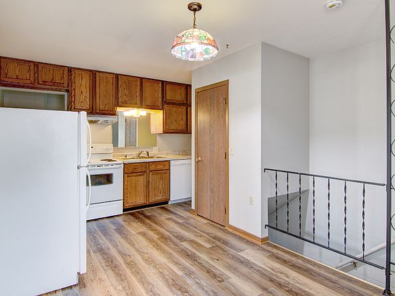 3rd image of 2228 Peters Dr #4