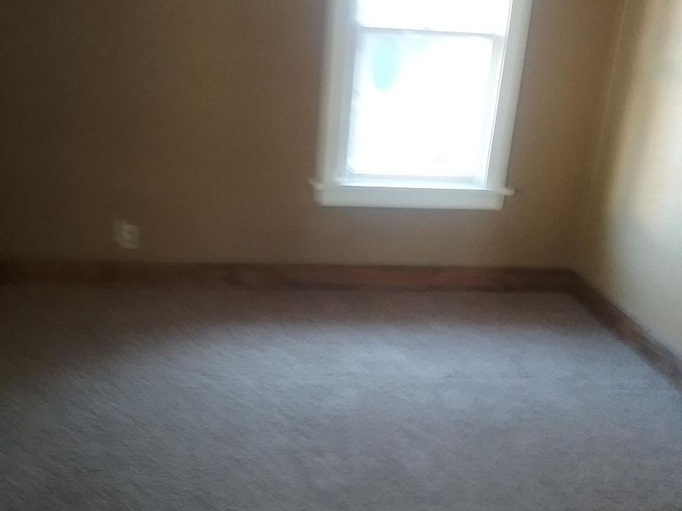 2nd image of 1720 Cherry Ave #1