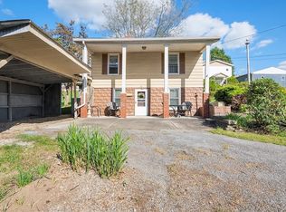 56 Becker St, Houston, PA 15342