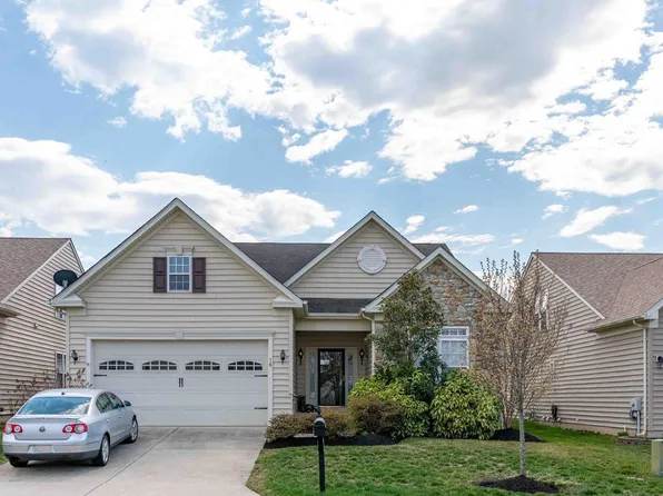 16 Tommys Meadow Dr, Pemberton, NJ 08068