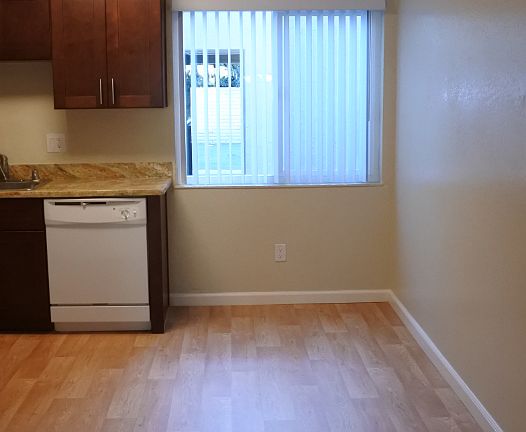 2nd image of 633 Grand Fir Ave APT 01