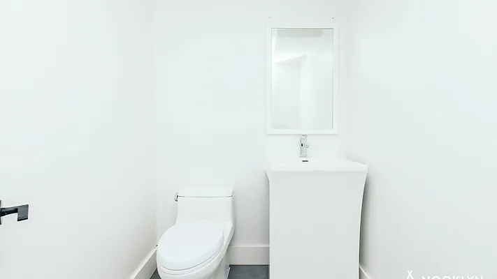 Rented by Nooklyn NYC LLC | media 19