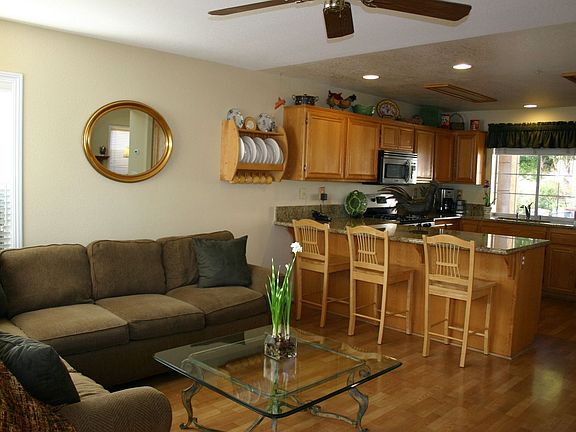Family room/kitchen