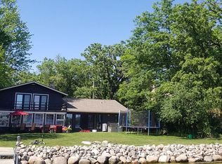 119 Edgewater Dr, Crystal Lake, IL 60014