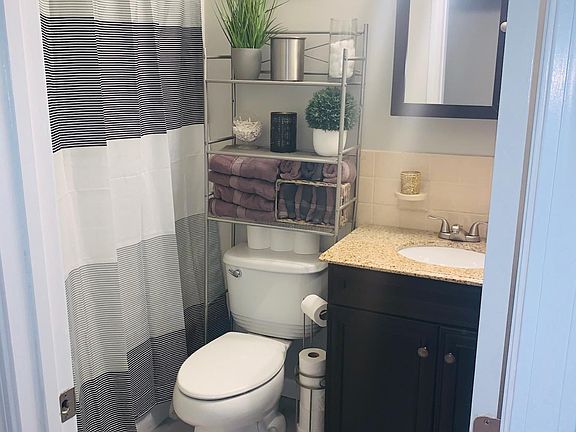 2nd image of 7 Louisburg Sq APT 10