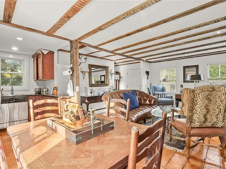 49 Hollow Tree Ridge Rd — Photo 8