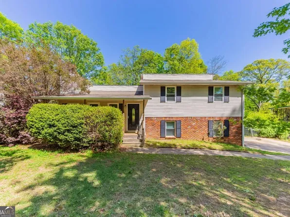 4170 N Quail Dr, Douglasville, GA 30135