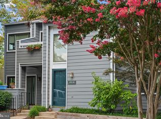 1933 Villaridge Dr UNIT 1933B, Reston, VA 20191