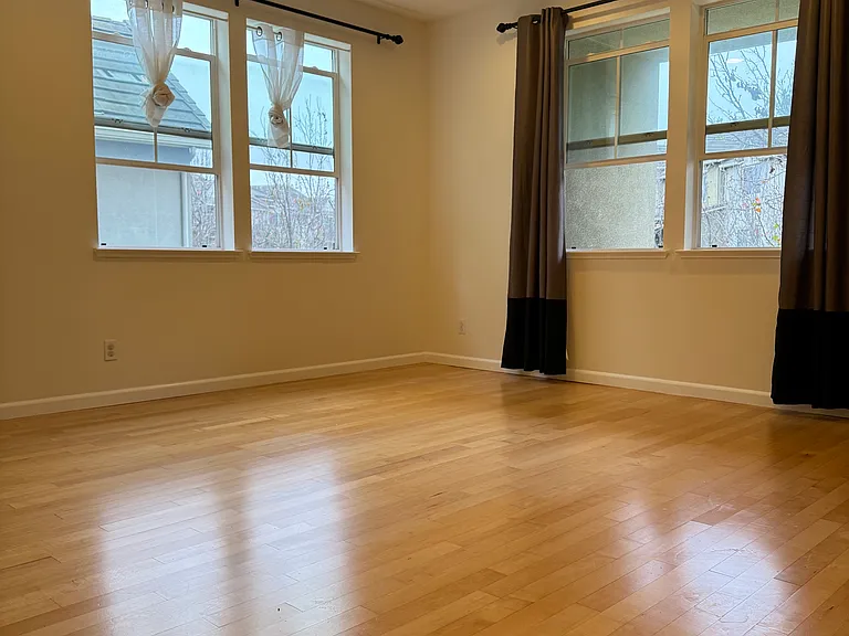 1195 Westbury Dr — Photo 13