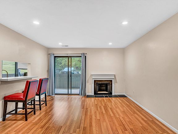4th image of 2501 Gatehouse Ln