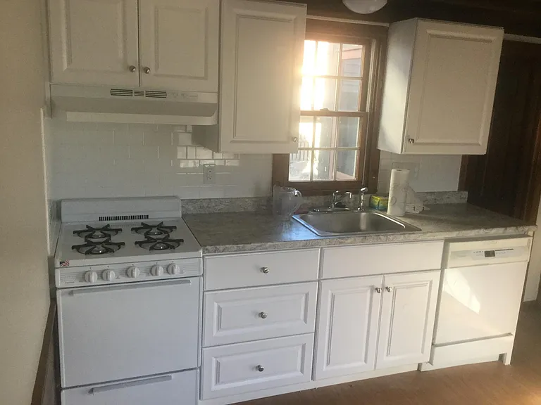 41 English St — Photo 3