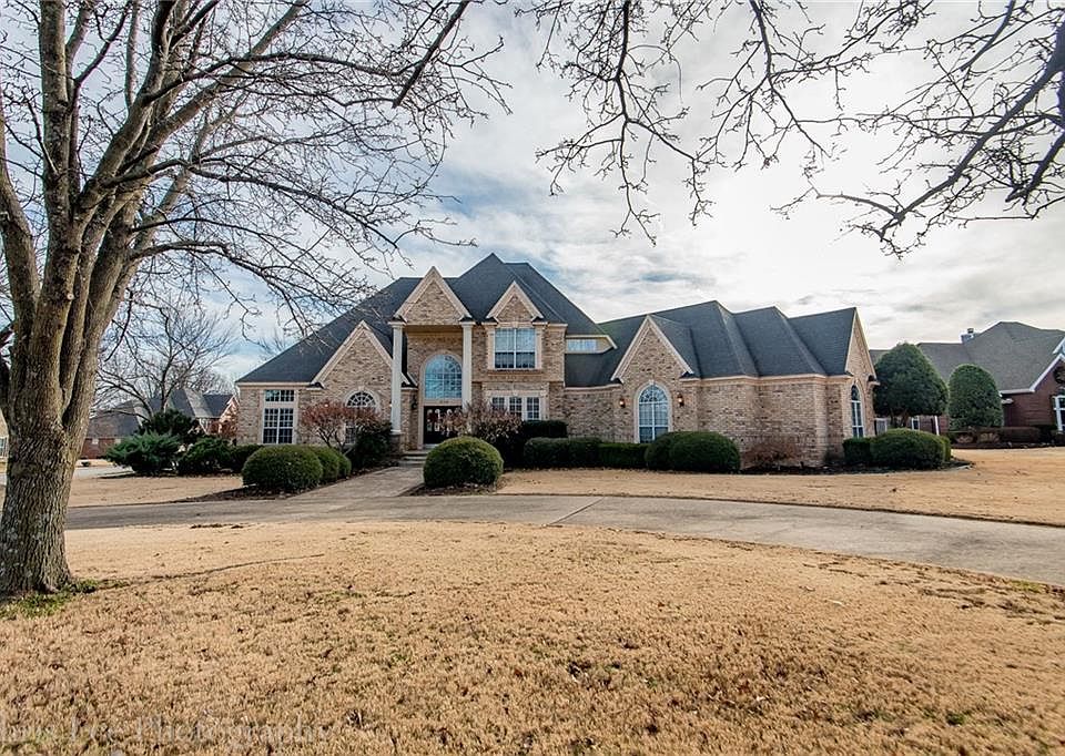 1st image of 4020 Thornbury Dr