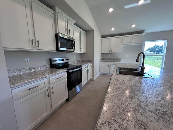5th image of 5163 MANCIANO Street